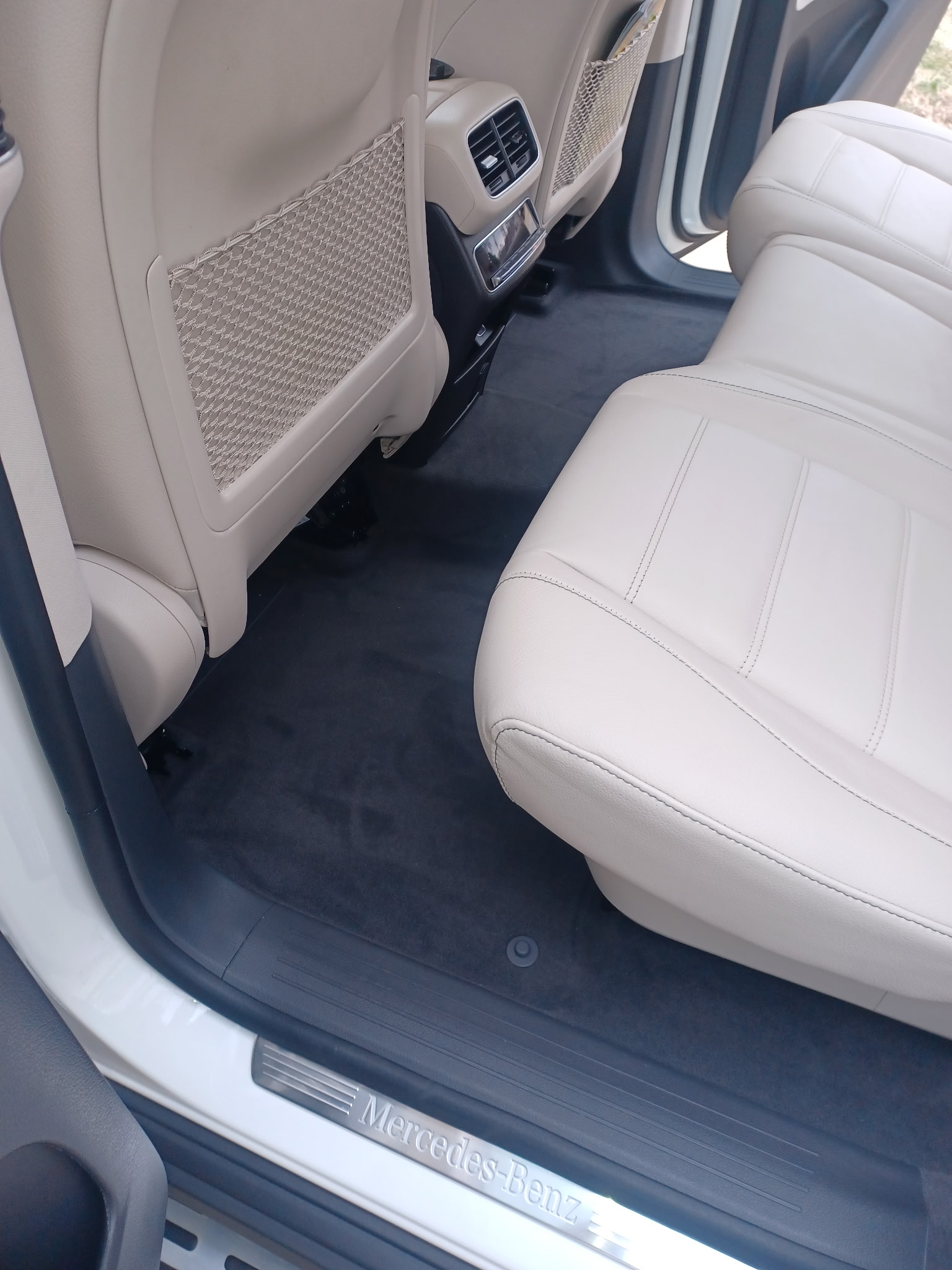 Mercedes interior floor and carpet